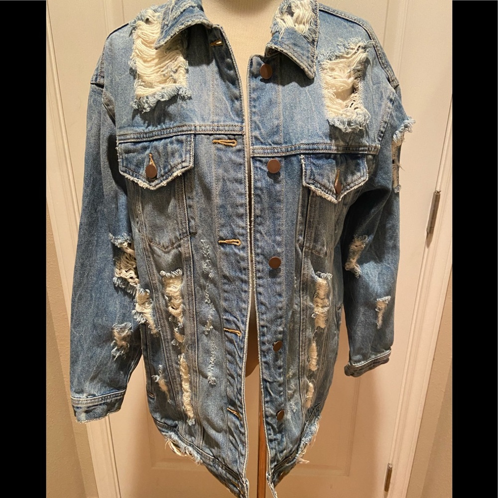 NWT! Distressed ripped jacket! Very cute on!